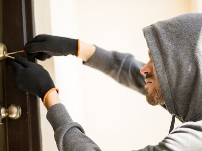 Obijena kuća i ukradena trenerka sa 3.500 KM