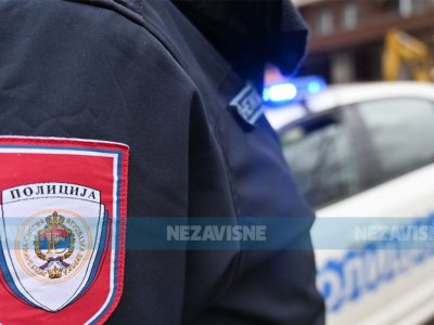 Na školi u Prijedoru oštetio kameru, vrata i fasadu