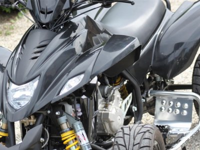 Prilikom prevrtanja kvada vozač teško povrijeđen