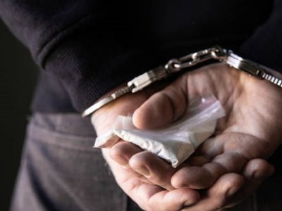 Prijedorčane policija zatekla da se drogiraju, pa ih uhapsila