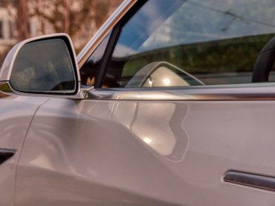 Retrovizorom udario policajca koji ga je zaustavio