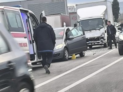 Najmanje jedna osoba ozlijeđena u prometnoj nesreći kod Mostara