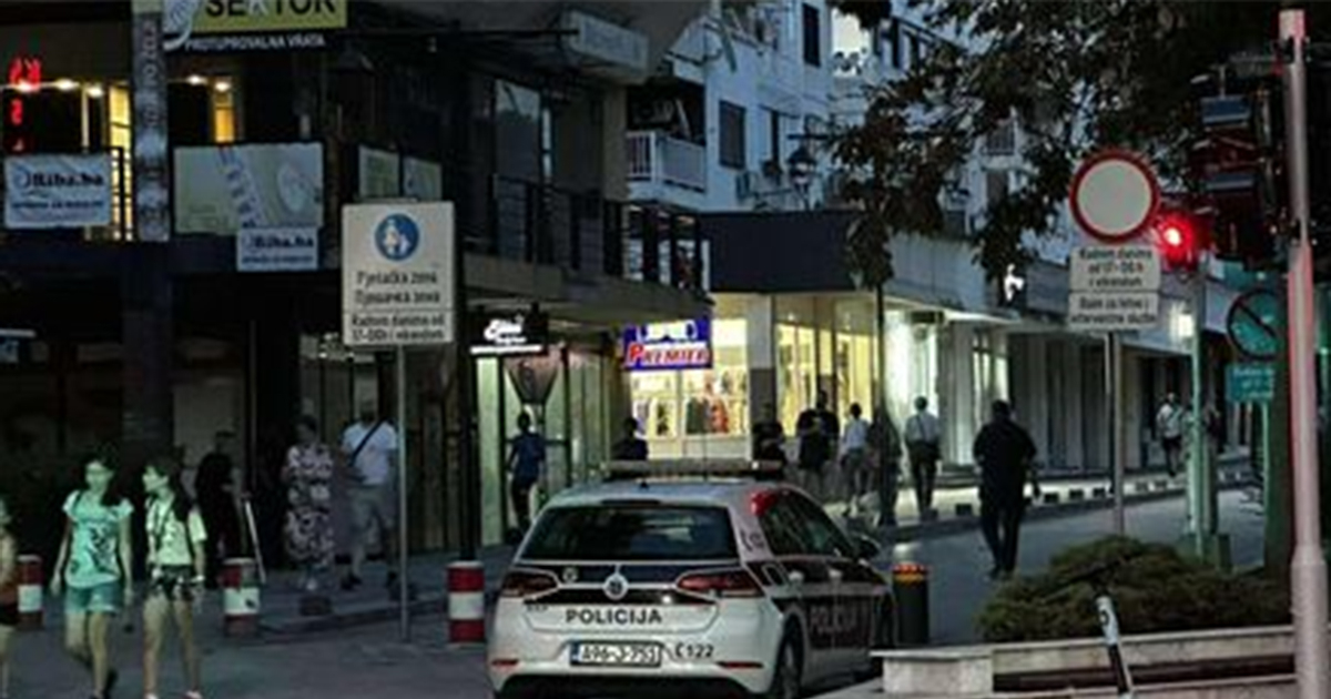 Tuča kod kladionice u Sarajevu, policajci s dugim cijevima uhapsili muškarca