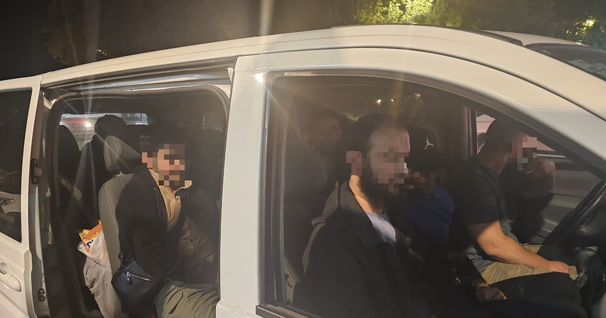 Kod Gradiške otkrili 12 migranata, uhapšen vozač