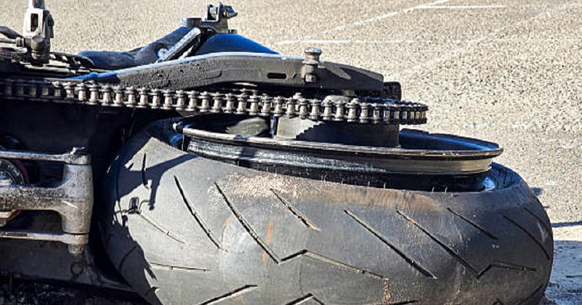 Pijani maloljetnik teško povrijeđen u slijetanju motocikla