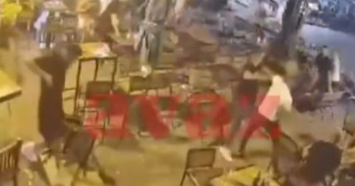 Uznemirujući snimak iz Živinica: Više osoba se tuklo u kafani