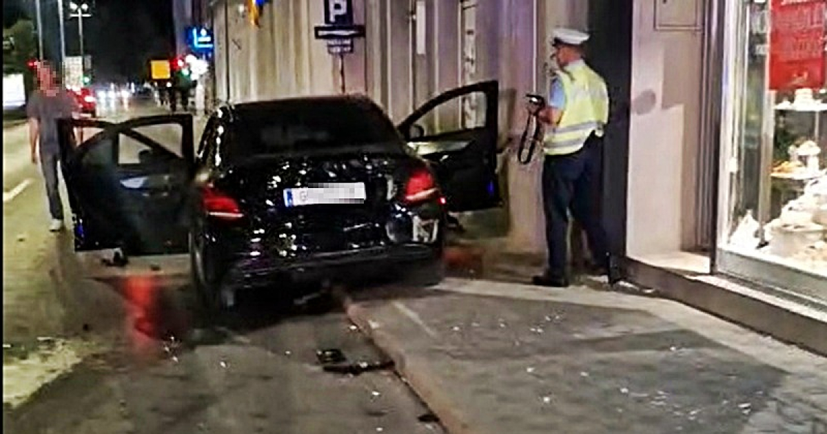 Bijeljina: Mercedesom se zakucao u ćevabdžinicu, povrijeđen maloljetnik