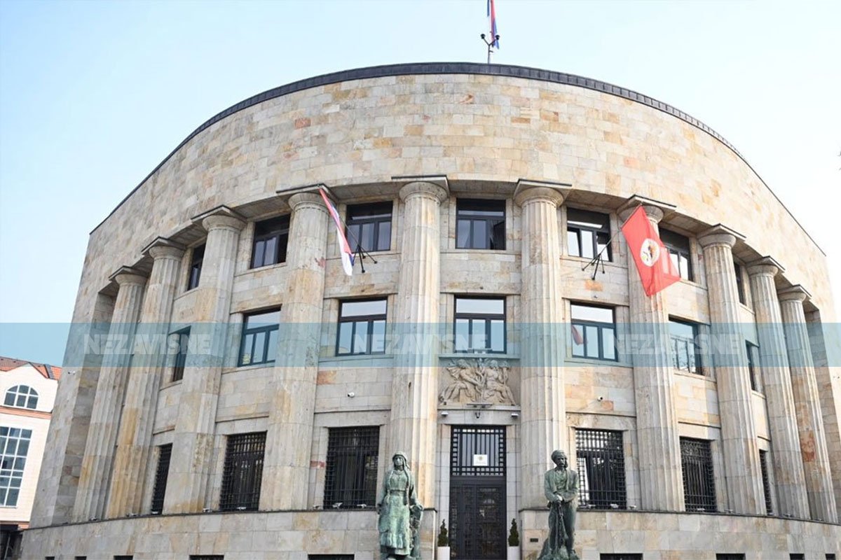 Napadnut policajac ispred Palate Republike u Banjaluci