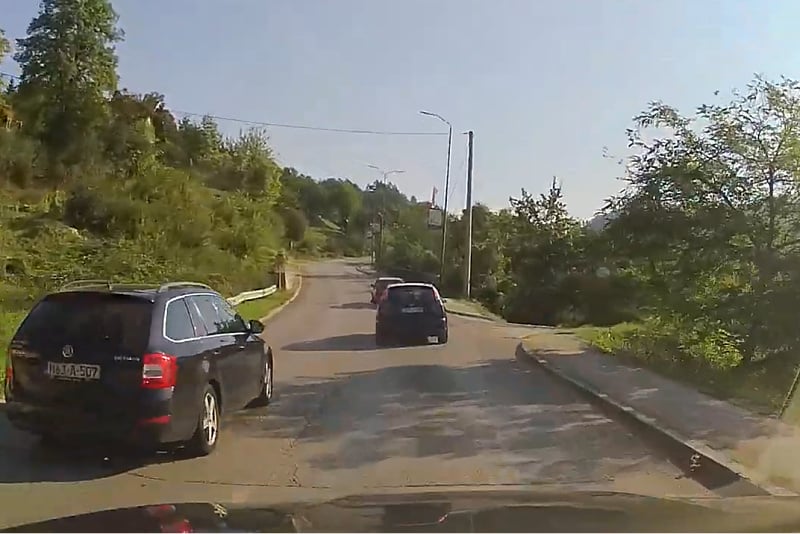 Novi slučaj rizične vožnje na dionici Istočno Sarajevo - Vraca: Preticao vozila pred krivinom