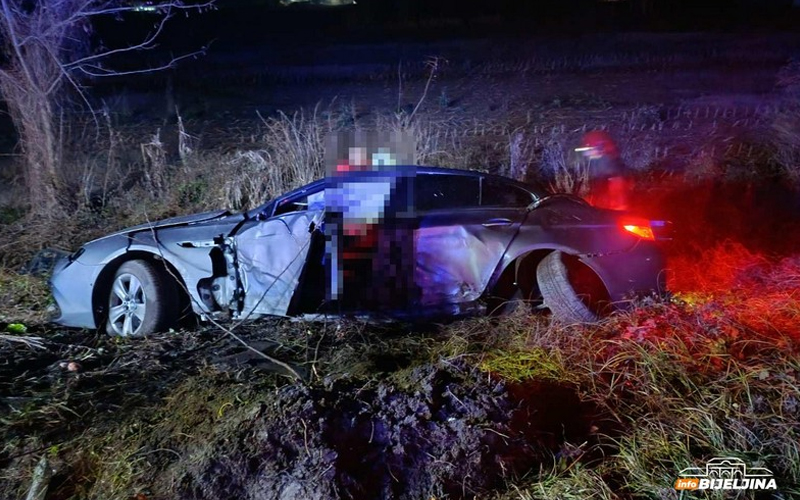 Teška nesreća u Janji: Pijan BMW-om sletio s puta, teško povrijeđena suvozačica