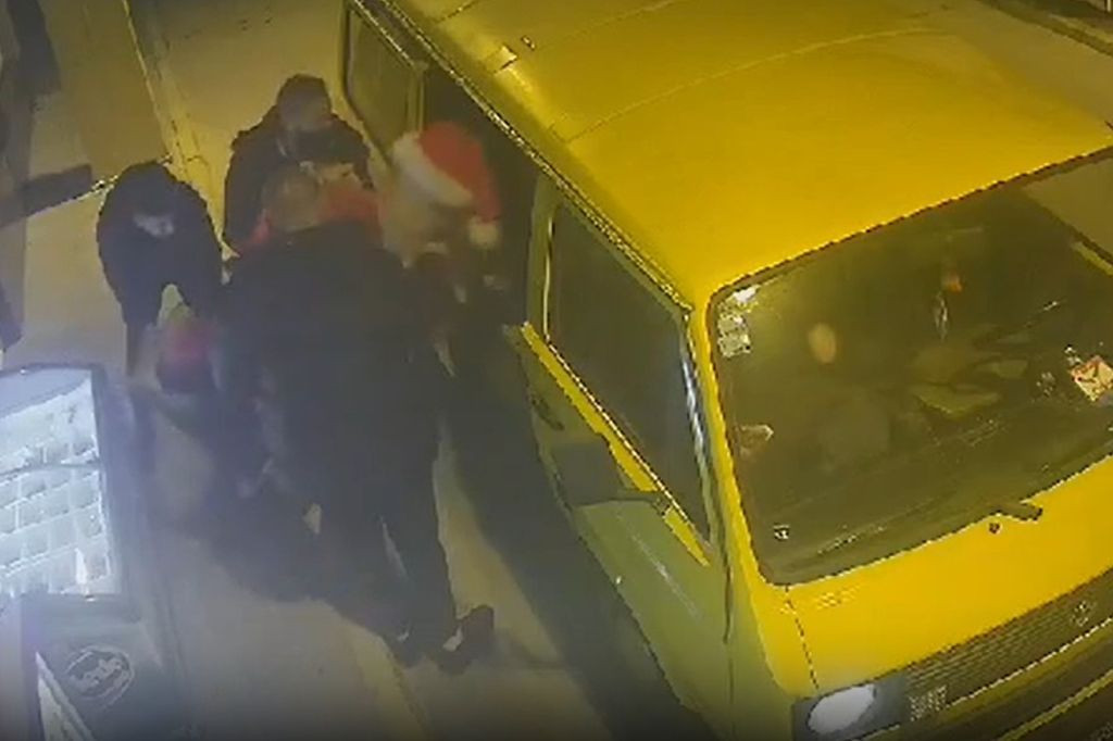 S benzinske crpke na Kupresu ukraden Djed Božićnjak