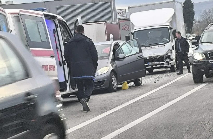 Najmanje jedna osoba ozlijeđena u prometnoj nesreći kod Mostara